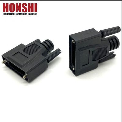3V3 30A Solder Type Male D Sub Connector Met Messing Goud geplatte contactmateriaal