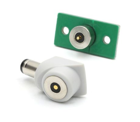 Elektrische aansluiting met magnetische Pogo Pin connector