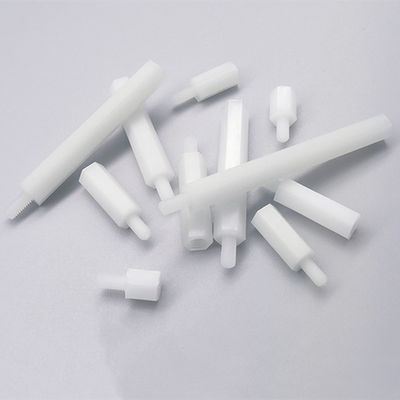 Witte nylon ronde kunststof standoff voor door gat montage op printplaten