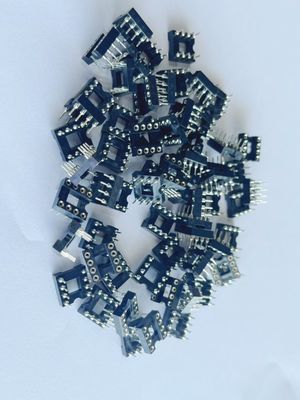 2.54mm 8 Pin IC Socket Connector Vrouwelijke Rechte Pin Header PBT Isolatie materiaal Zwart