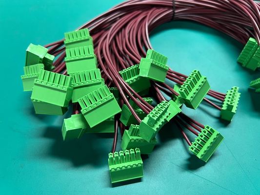 OEM Kabellengte Industriële Machine 5.08mm Klemmenblok Groene Kabel en Draadboom Assemblage 0.5M 1M 100% Testinspectie