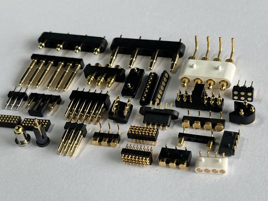Op maat gemaakte SMT SMD 2 4 5 6 8 10MM-pinnen met voorruit geladen magnetische Pogo-connector C6801 met SUS304 voorruit